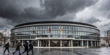 Josefine Paul tritt zurück: NRW-Ministerin nach Solingen-Affäre