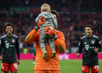Manuel Neuer Kinder: Sohn Luca, Ehefrau Anika & Stiftung