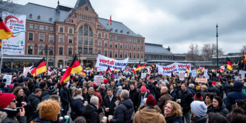 Streik in Hamburg heute: Warnstreik legt Behörden, Schulen und Feuerwehr lahm