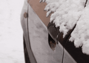 Auto: Mobilität: Warum man im Winter alte Socken und eine Rolle Klebeband im Auto haben sollte