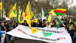 Bewilligte Kundgebung – Tausende demonstrieren in Bern für Kurden in Syrien