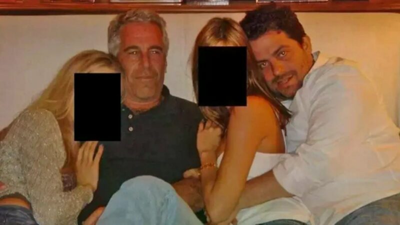 US-Justizministerium: "Melania"-Regisseur Ratner umarmt auf Epstein-Foto innig eine Frau