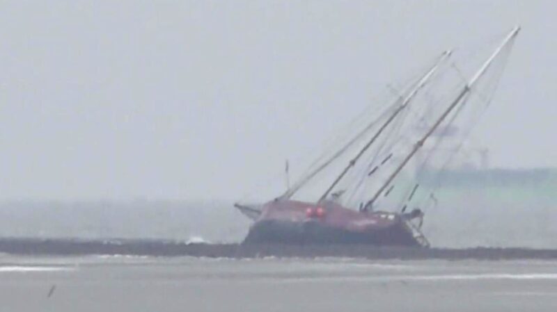 Zweimaster "Ethel von Brixham": Deutsches Traditionsschiff havariert – und kippt zur Seite