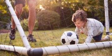 Mini-Kicker: Fußballtore für Kinder: Wie Sie aus dem Garten ein kleines Stadion machen