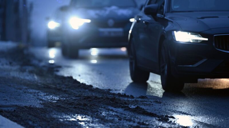 Winterwetter: DWD rät zur Vorsicht: Unwettergefahr durch Glätte im Osten