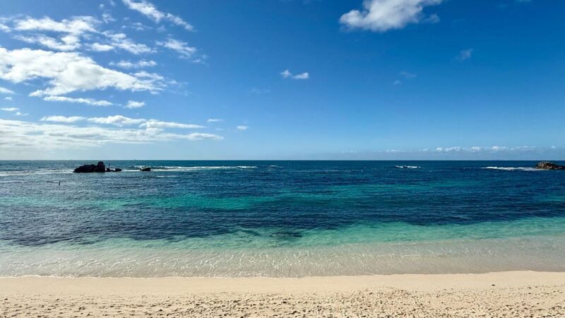 "Übermenschliche Leistung": 13-Jähriger rettet Familie nach stundenlangem Kampf im Meer