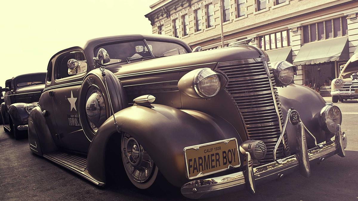 Detailansicht: Betrunkener Hauptbahnhof