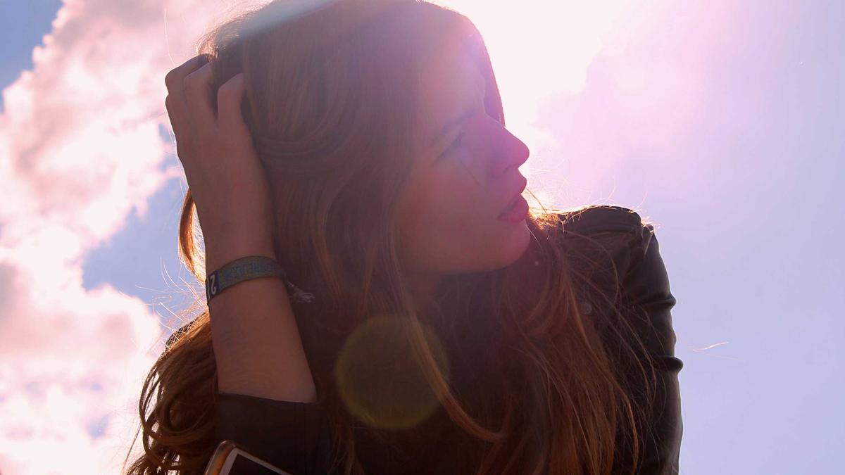 Kinder Bahngleis Symbolbild zum Thema Kinder Bahngleis