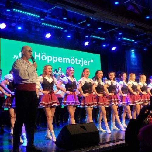 Brings & Bläck Föös bei „Jeck op Strom“: Topstars des Kölner Karnevals begeistern in Duisburg