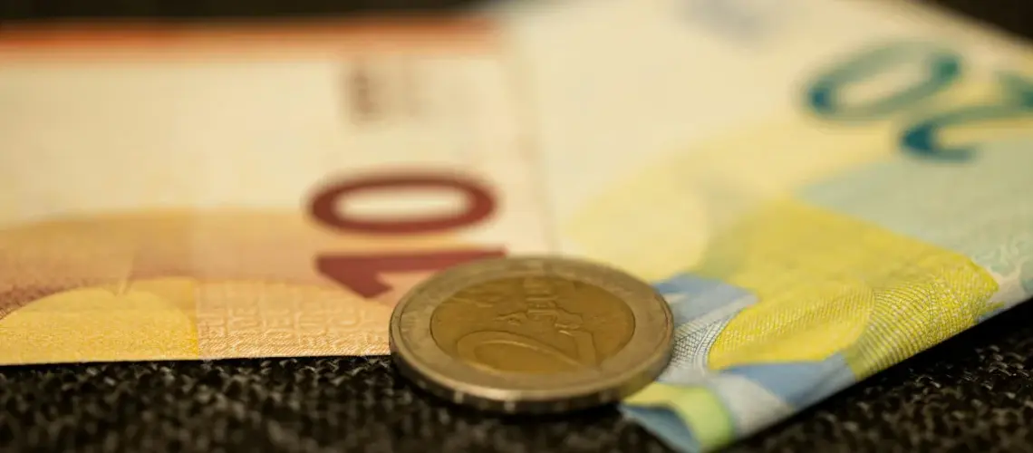 Rentenbeitrag 2028 – Symbolbild Lohnabrechnung und Rentenversicherung